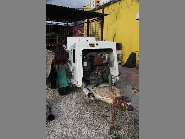 2006 SCHWING P88D PORTABLE CONCRETE PUMP DEUTZ ENGINE  