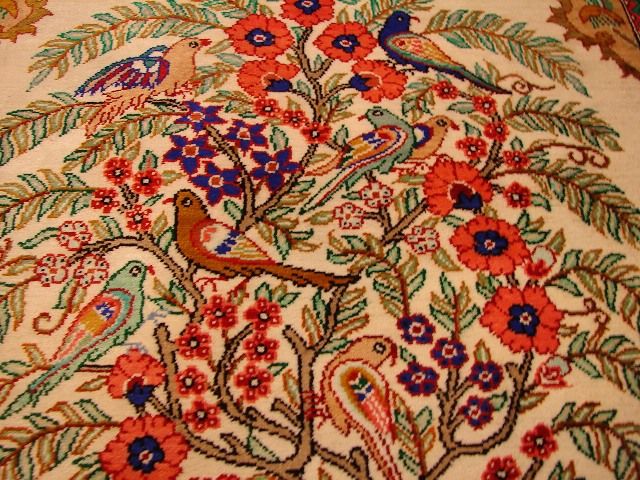 BEAUTIFUL AUTHENTIC PERSIAN QUM SILK RUG  