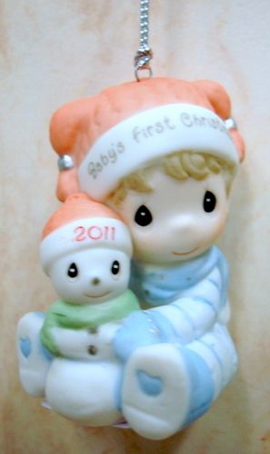 PRECIOUS MOMENTS Love Is Best Gift 2011 Ornament 111002  