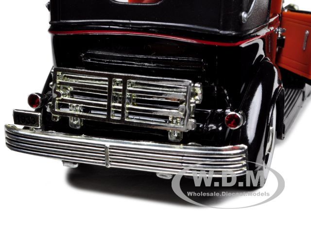 1933 CADILLAC V16 TOWNCAR BLACK 1/32 DIECAST MODEL CAR BY SIGNATURE 