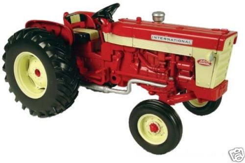 International 460 Utility Tractor (Red) 1/16 NIB NR  