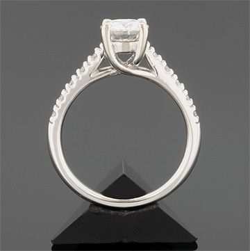 22 CT 14KW MOISSANITE & DIAMOND LUCERN SOLITAIRE RING  