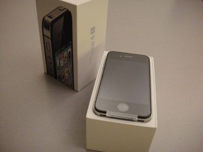   SEALED BLACK APPLE IPHONE 4S 16GB (AT&T) ATT IN BOX iOS 5.0.1 WARRANTY