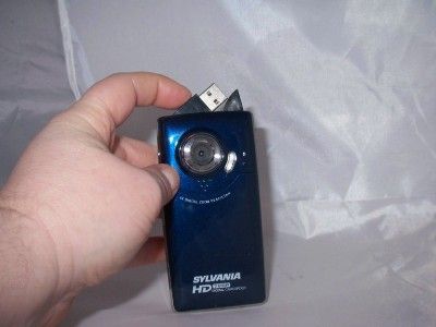 Sylvania HD1Z 64 MB Camcorder   Blue 8GB memory card 886004000372 