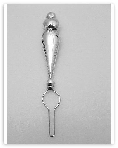 Victorian Style Rug or Button Hook   Sterling Silver  