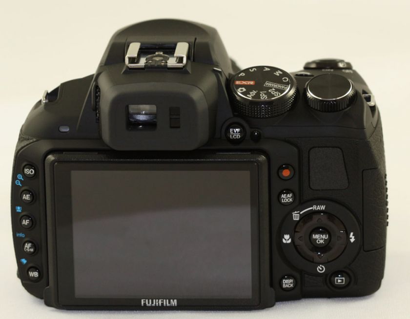 Fujifilm Fuji FinePix HS20 HS20EXR 19 Piece Pro KIT NEW with 5 Years 