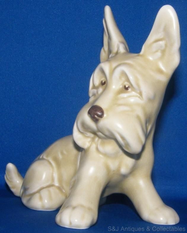 Genuine Vintage SylvaC Comical Seated Scottie Mac Dog  