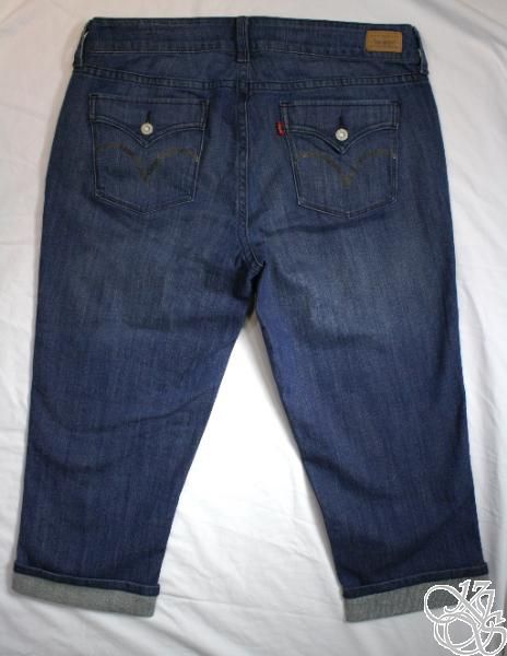 LEVIS JEANS 542 Fits Every Body Blue Denim Womens Capris New  