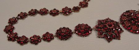 antique VICTORIAN BOHEMIAN GARNET NECKLACE  