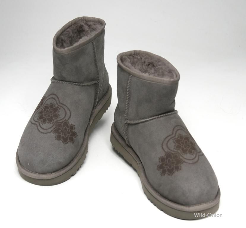 UGG Classic Mini Kimono Womens Grey Sheepskin Boot Size 7 US New 