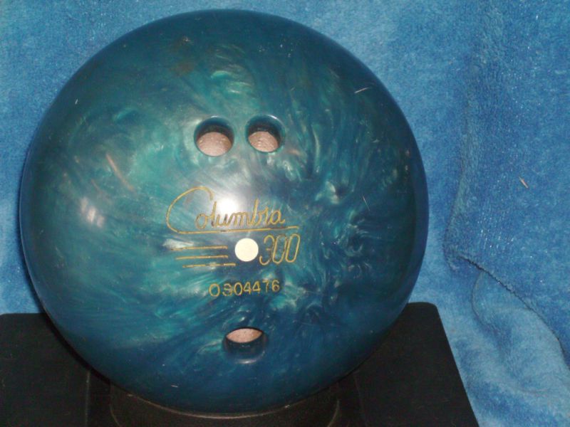 VINTAGE COLUMBIA 300 ONE WHITE DOT 12 LB BOWLING BALL  