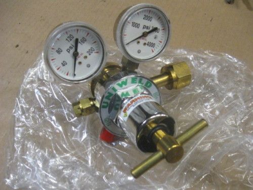 UNIWELD OXYGEN SERIES COMPRESSED GAS REGULATOR NEW  