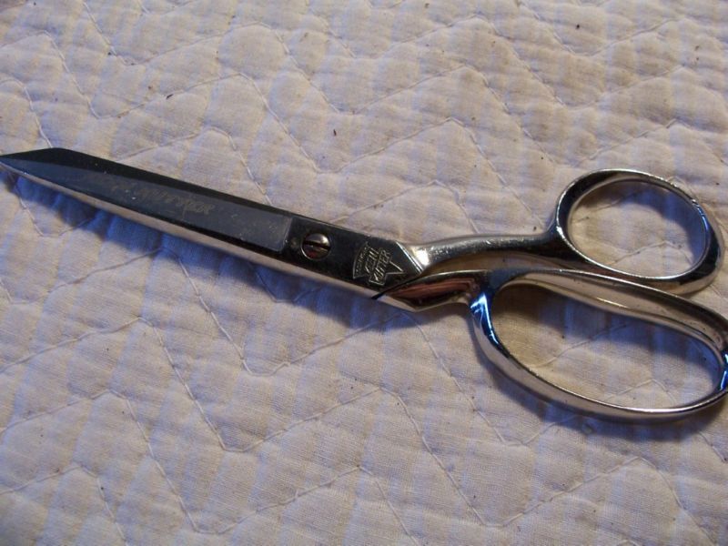 Keen Cutter Scissors   E. C. Simmons Hardware Company  