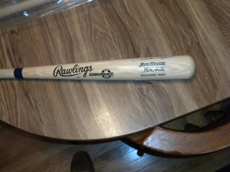 PETE ROSE AUTOGRAPH BASEBALL BAT SUPER NICE IN HOLDER  