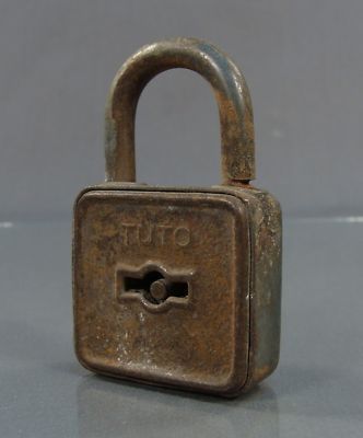 1900s ANTIQUE CAST IRON JAIL DOOR CABINET LOCK PADLOCK  